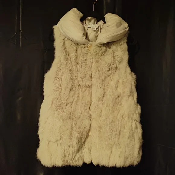 Magnificient Rabbit Fur Vest - Picture 2 of 9